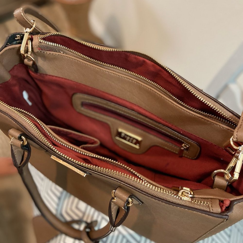 Prada handbag - Picture 3 of 3